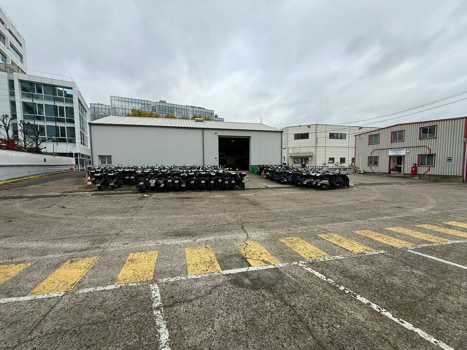 Location local d''activites 385 m² non divisibles