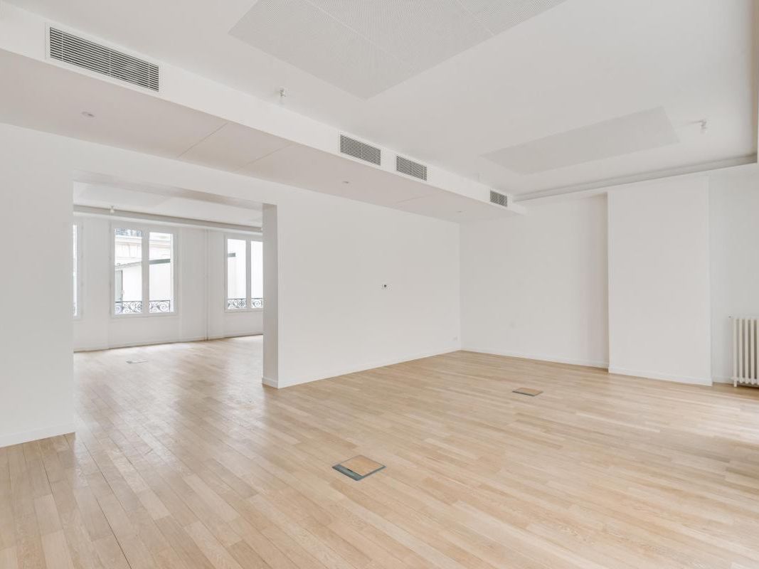 Location bureaux 136 m² non divisibles