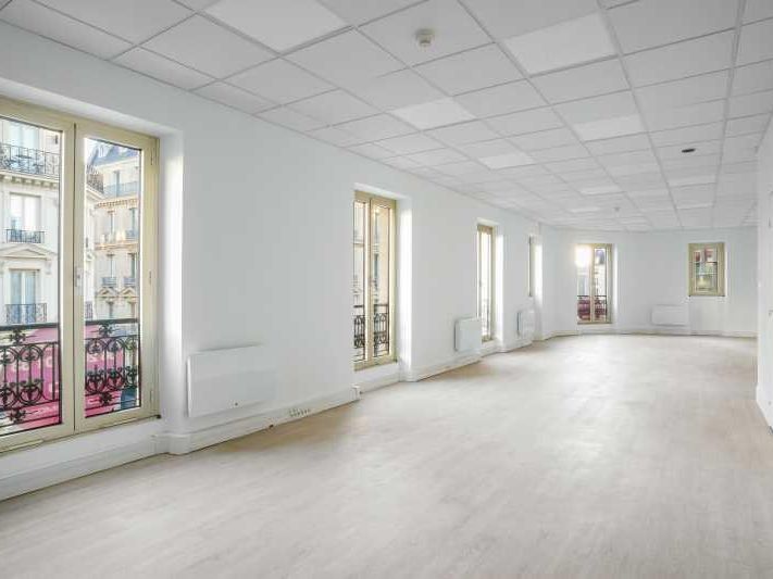 Location bureaux 94 m² divisibles à partir de 94 m²