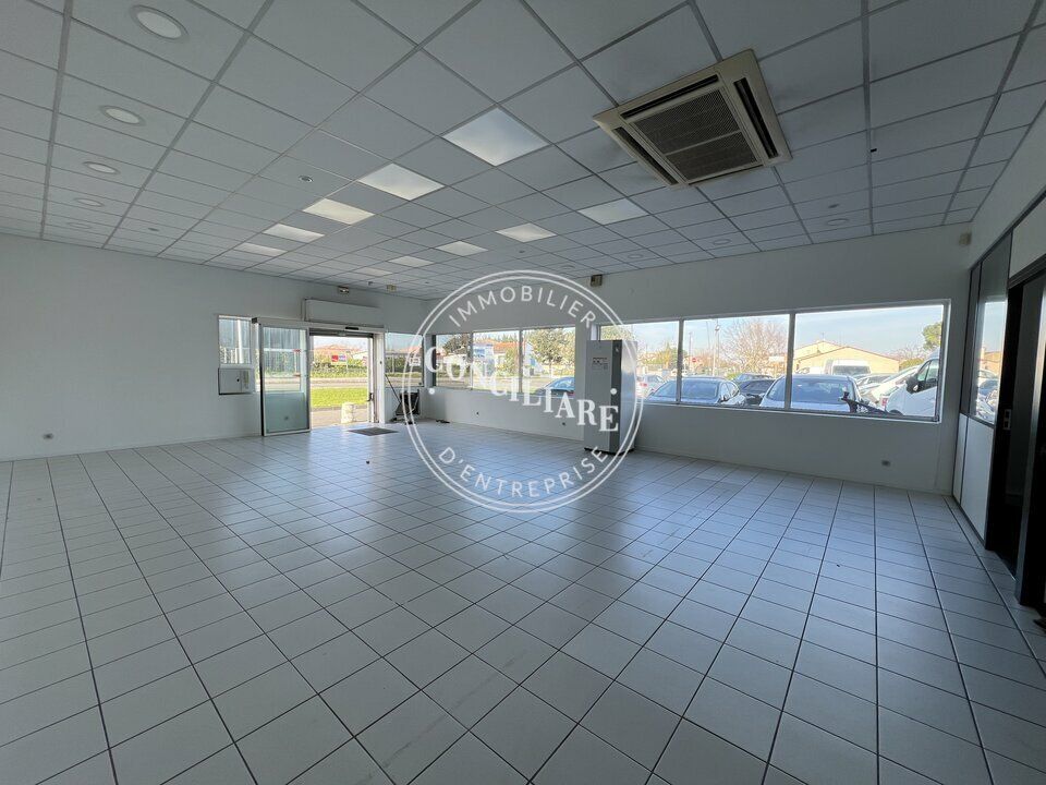 Location local commercial 160 m² non divisibles
