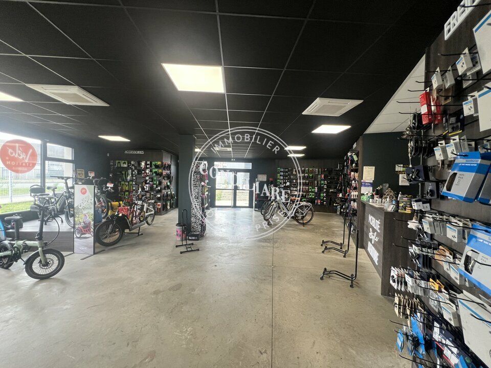 Location local commercial 400 m² non divisibles