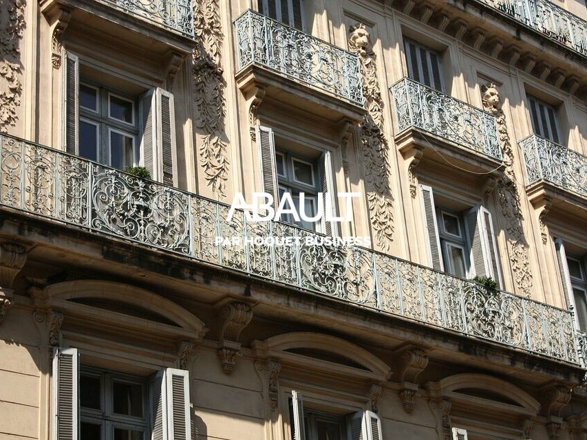 Location local commercial 63 m² non divisibles