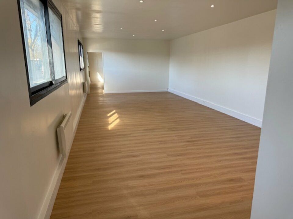 BUREAUX EN EXCELLENT ETAT A LOUER DISPONIBLE IMMEDIATEMENT