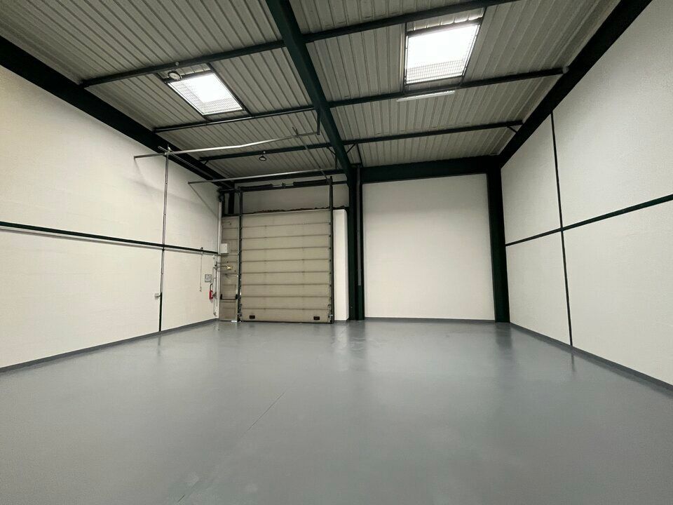 Location local d''activites 378 m² non divisibles