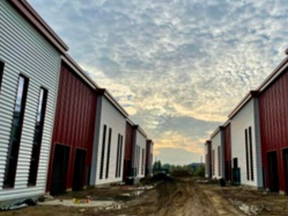 Location local d''activites 190 m² non divisibles