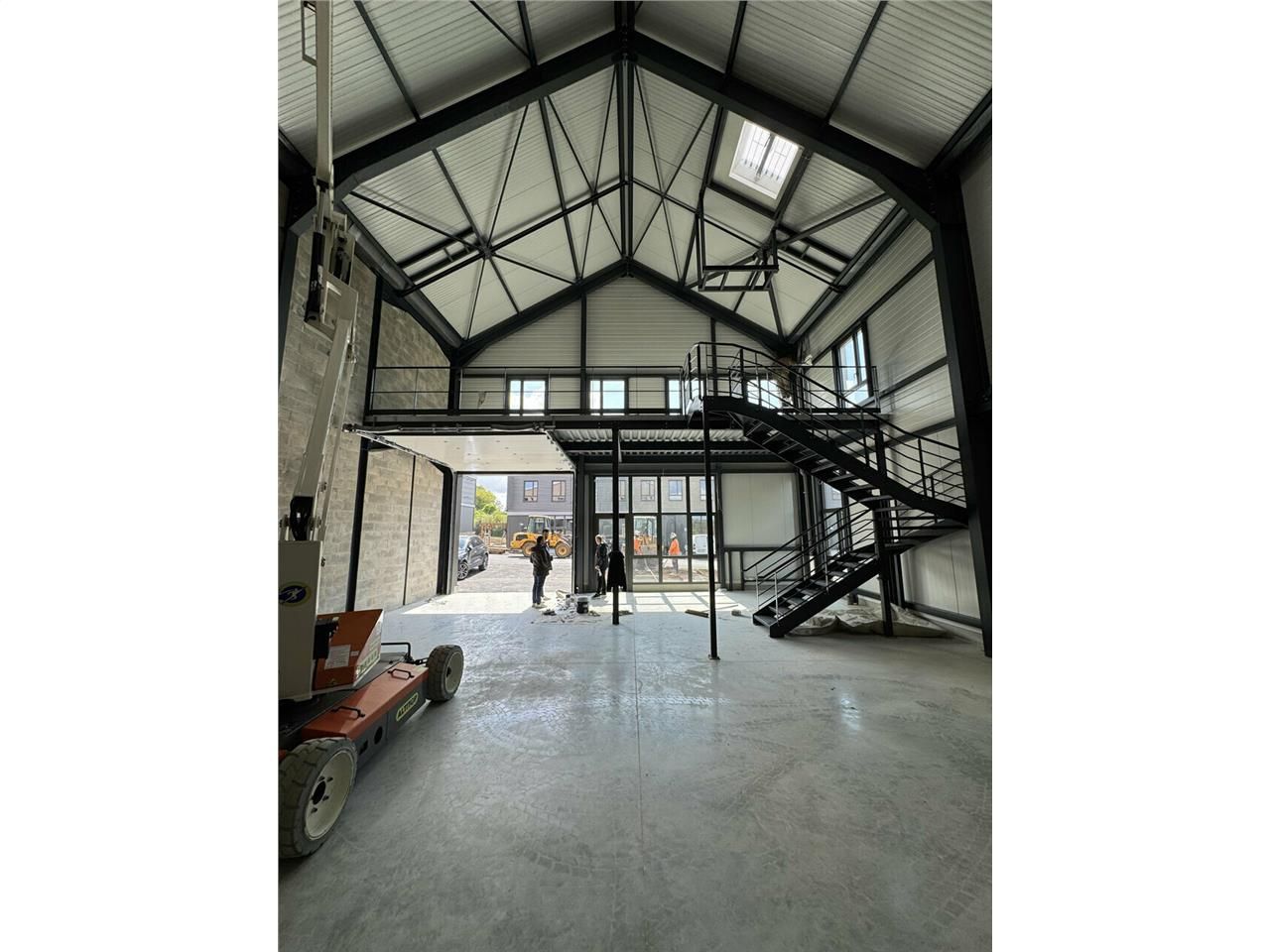 Location local d''activites 174 m² non divisibles