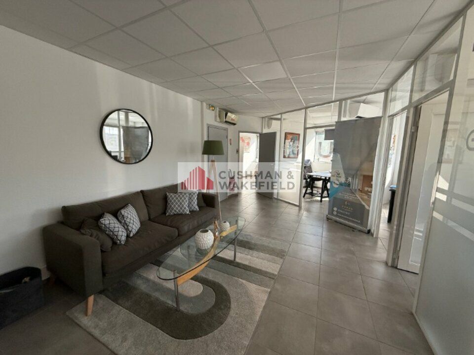 NIMES - BUREAUX A LOUER