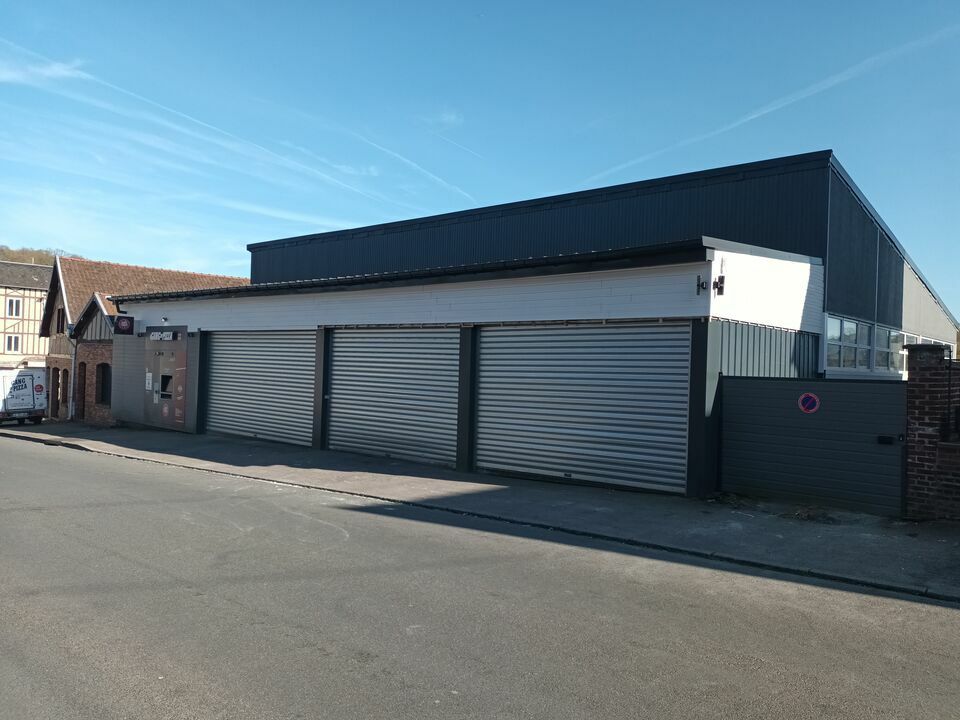 Location local d''activites 360 m² non divisibles