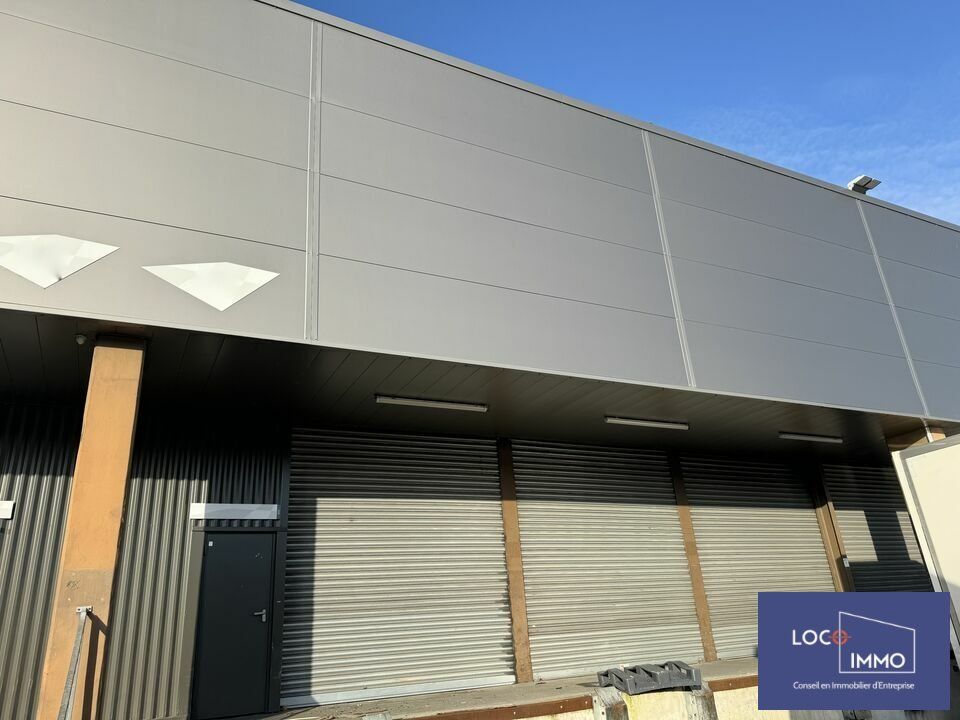 Location entrepot 231.5 m² non divisibles