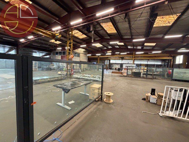 Location local 2203 m² à TOURNEFEUILLE