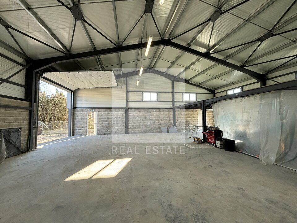 Un local d'activités neuf à aménager selon vos besoins, dans un environnement dynamique au sud de Lyon