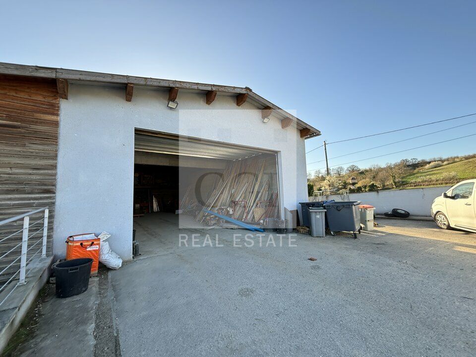 Un local d'activités au charme unique, alliant confort, fonctionnalité et esprit “comme à la maison”.