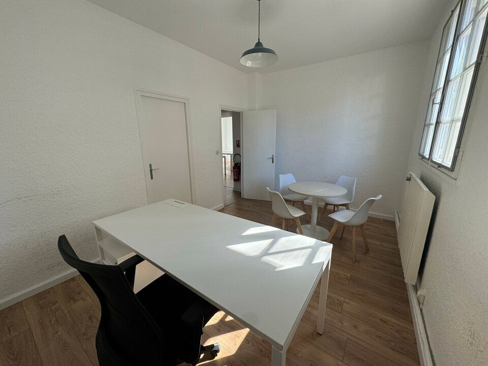 TOURS CENTRE BUREAUX A LOUER 65 M² PARKING POSSIBLE