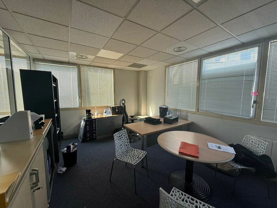 A VENDRE – IMMEUBLE DE BUREAUX - BOIS-GUILLAUME