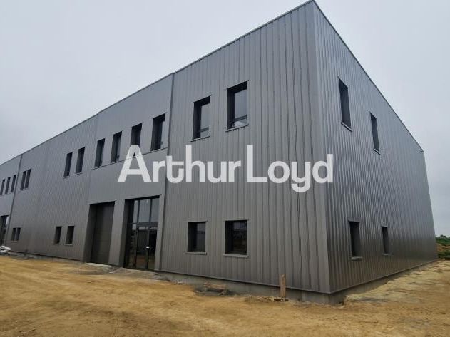 Location local 527.00 m² à BRETTEVILLE SUR ODON