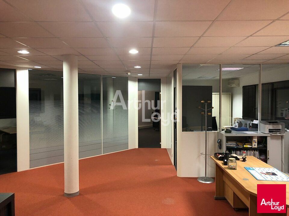 CESSON SEVIGNE RUE DE FOUGERES - BUREAUX A VENDRE - DIVISIBLE