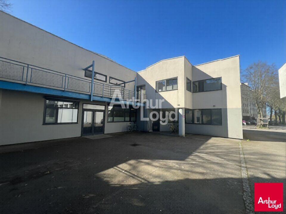 Location bureaux 128 m² non divisibles