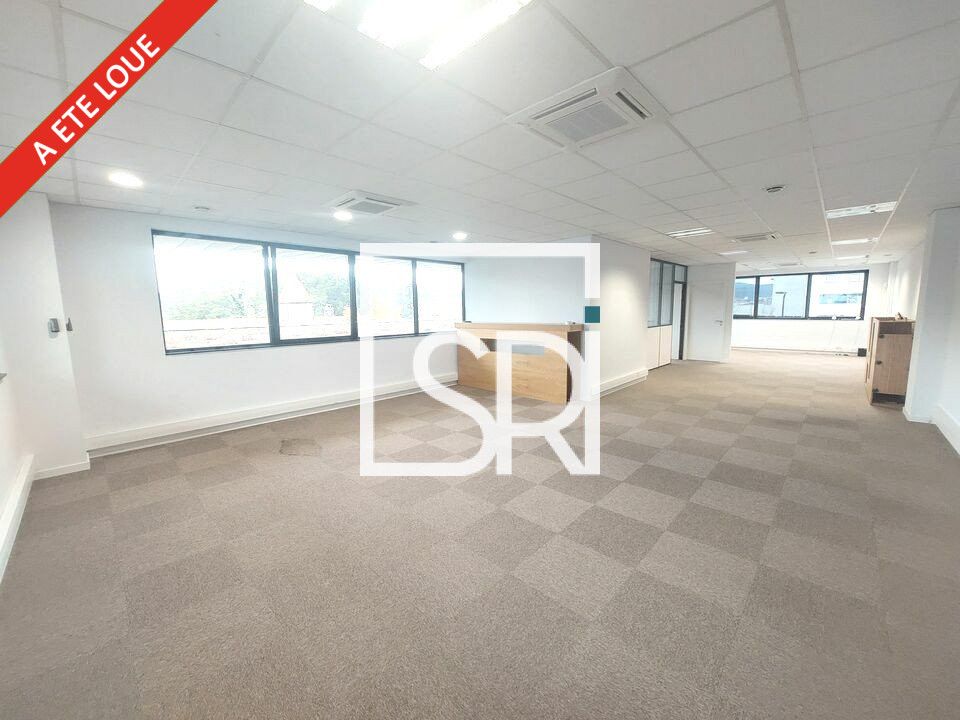 PROCHE A75 / A71 / A89 - LOCATION BUREAUX 100 m2 - CENTRE D'AFFAIRES DU ZENITH - 63800 COURNON D'AUVERGNE