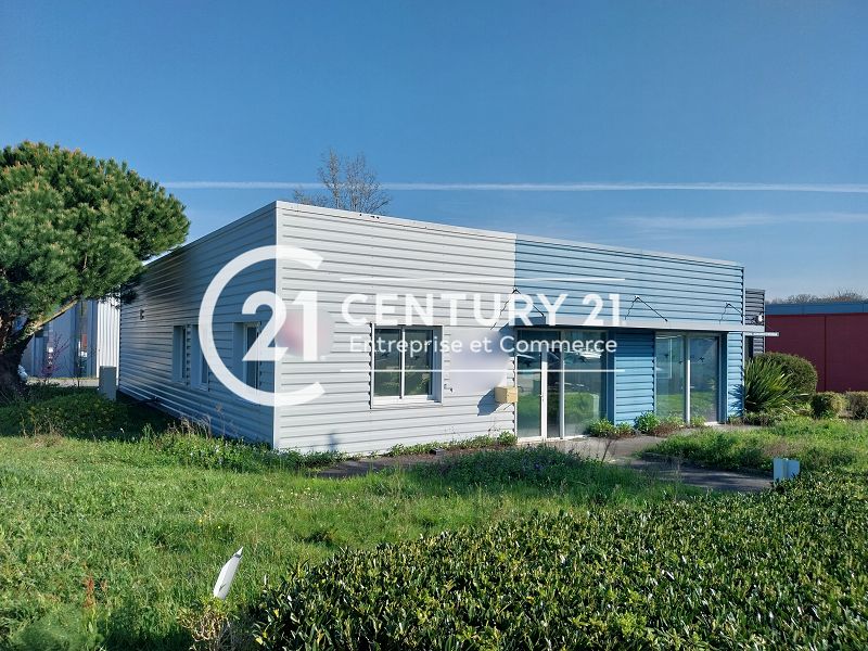 Location entrepot 240 m² à PORNICHET