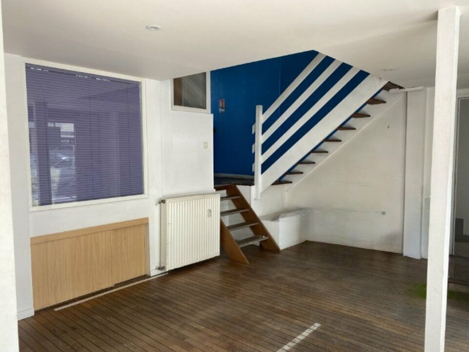 Local professionnel / bureaux 60 m²