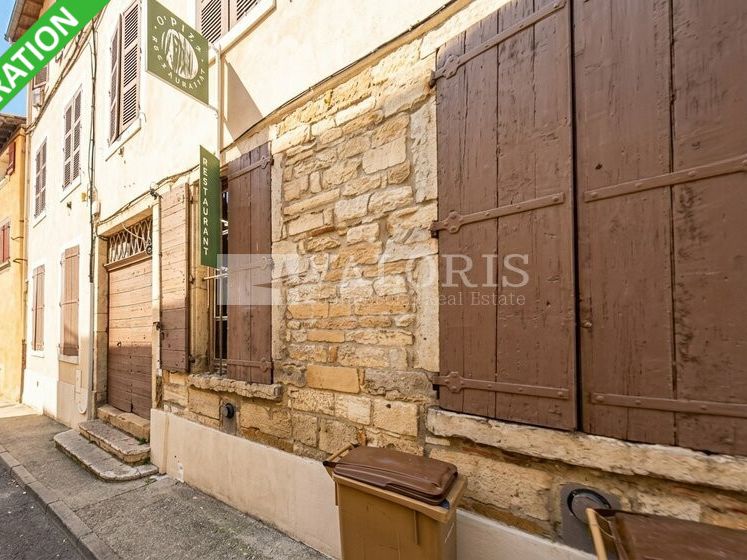 Valoris Real Estate vous propose un local commercial de 96 m² au coeur de Villefranche sur Saône.