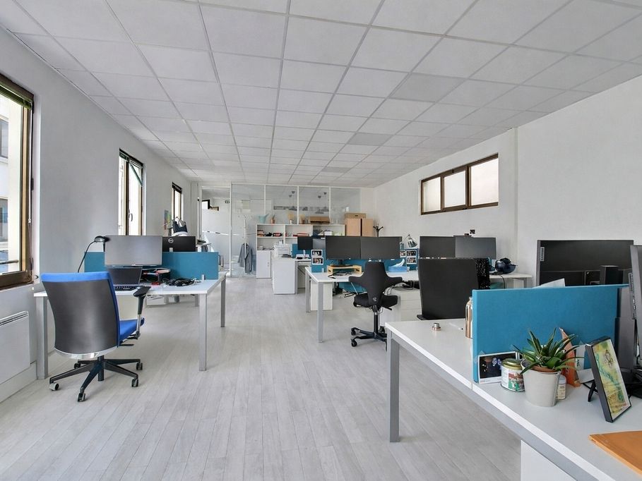 Location bureaux 300 m² non divisibles
