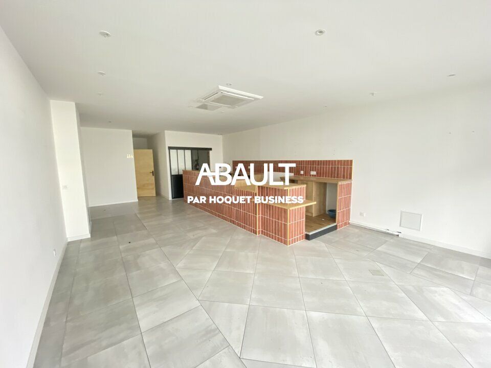 Location local commercial 114 m² non divisibles