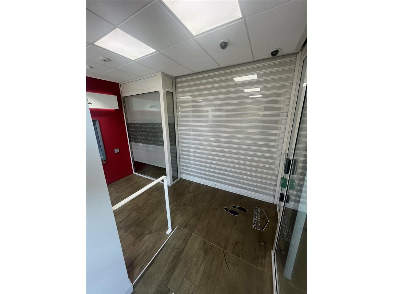 LOCAL COMMECIAL DE 157m² à LOUER