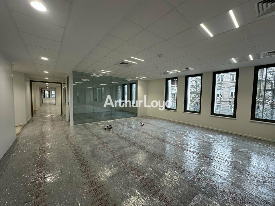 Location bureaux 2841 m² divisibles à partir de 361 m²