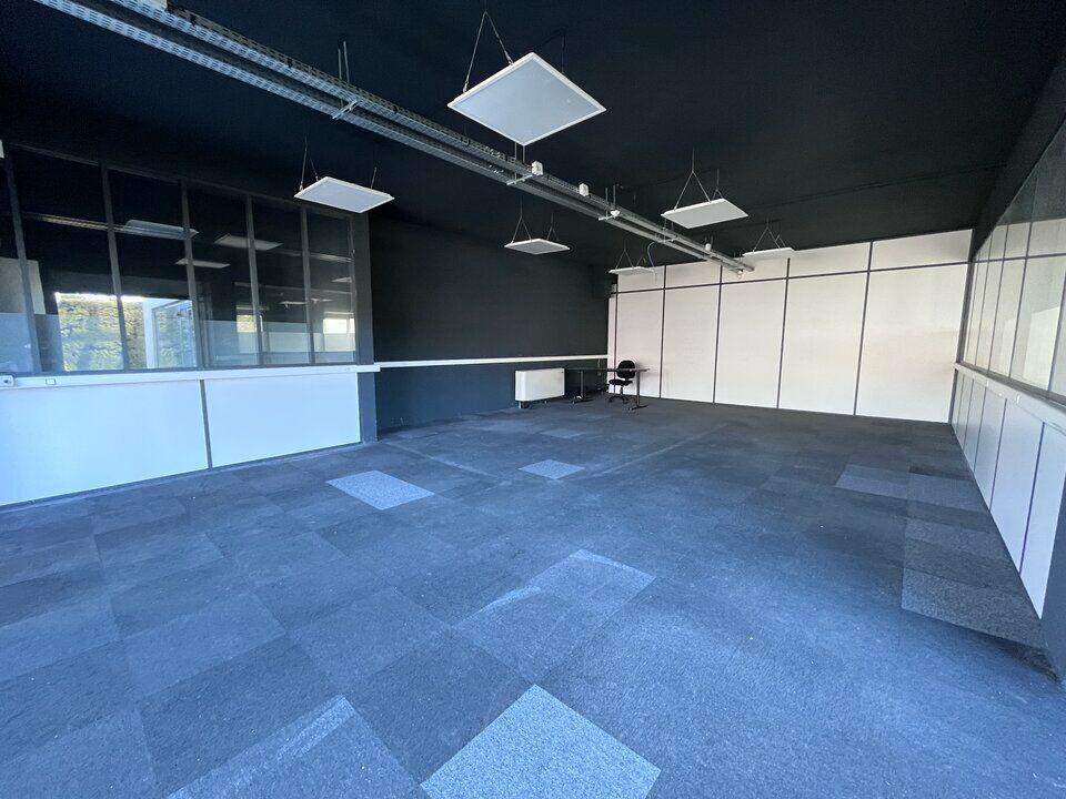 Location local commercial 247.55 m² non divisibles