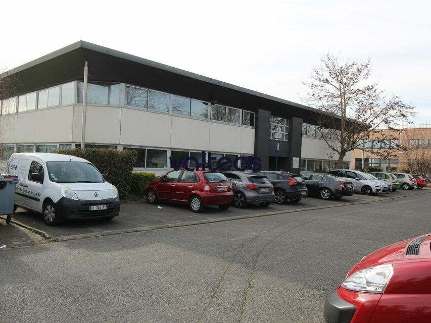 Location bureaux 90 m² divisibles à partir de 42 m²