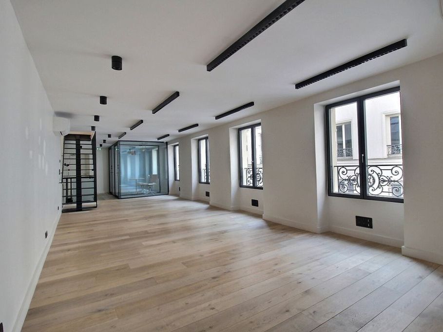 Location bureaux 300 m² non divisibles