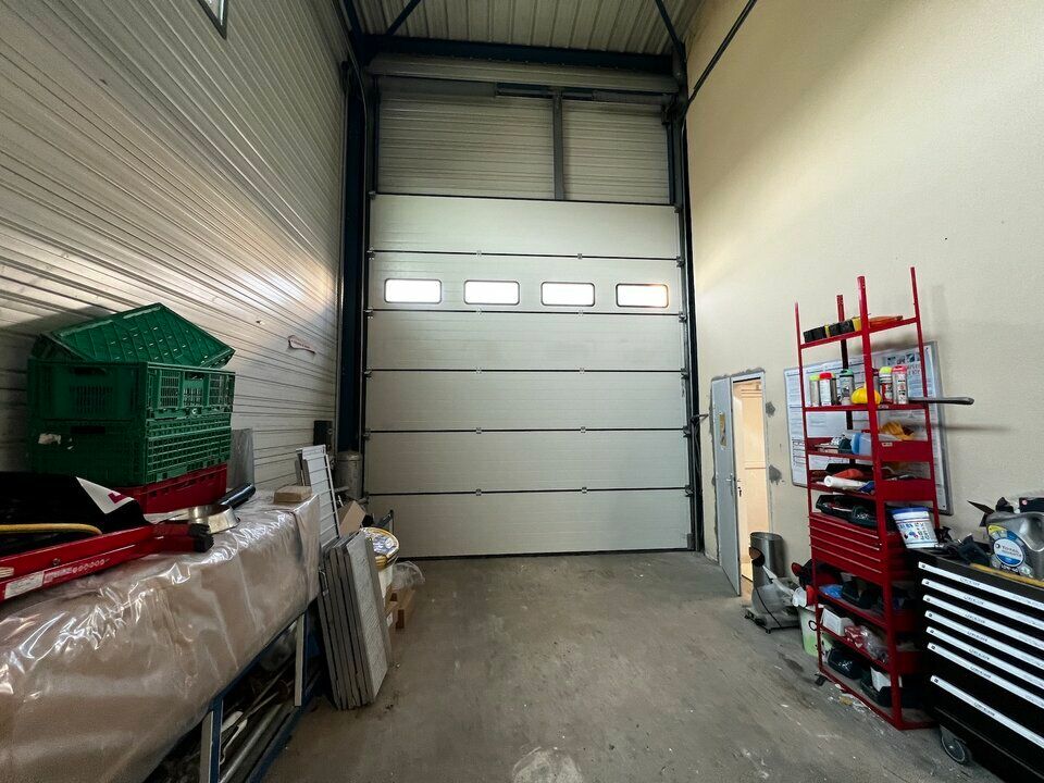Location local d''activites 350 m² non divisibles