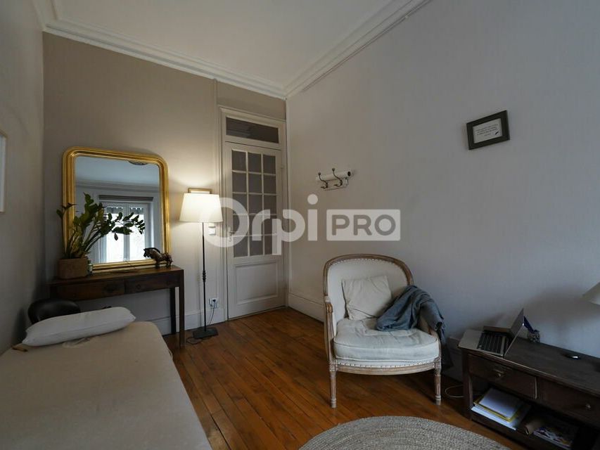 BUREAUX A LOUER - 68 m² - LYON 6