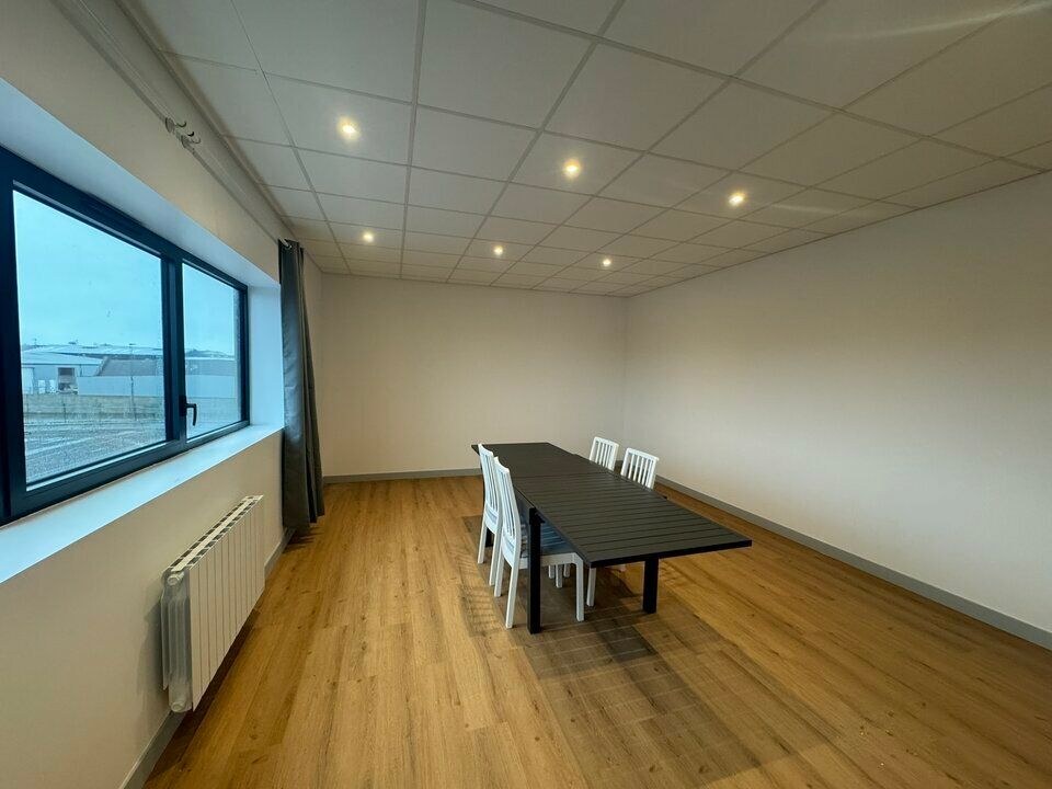 Local d'activité 230 m² à vendre ou à louer 