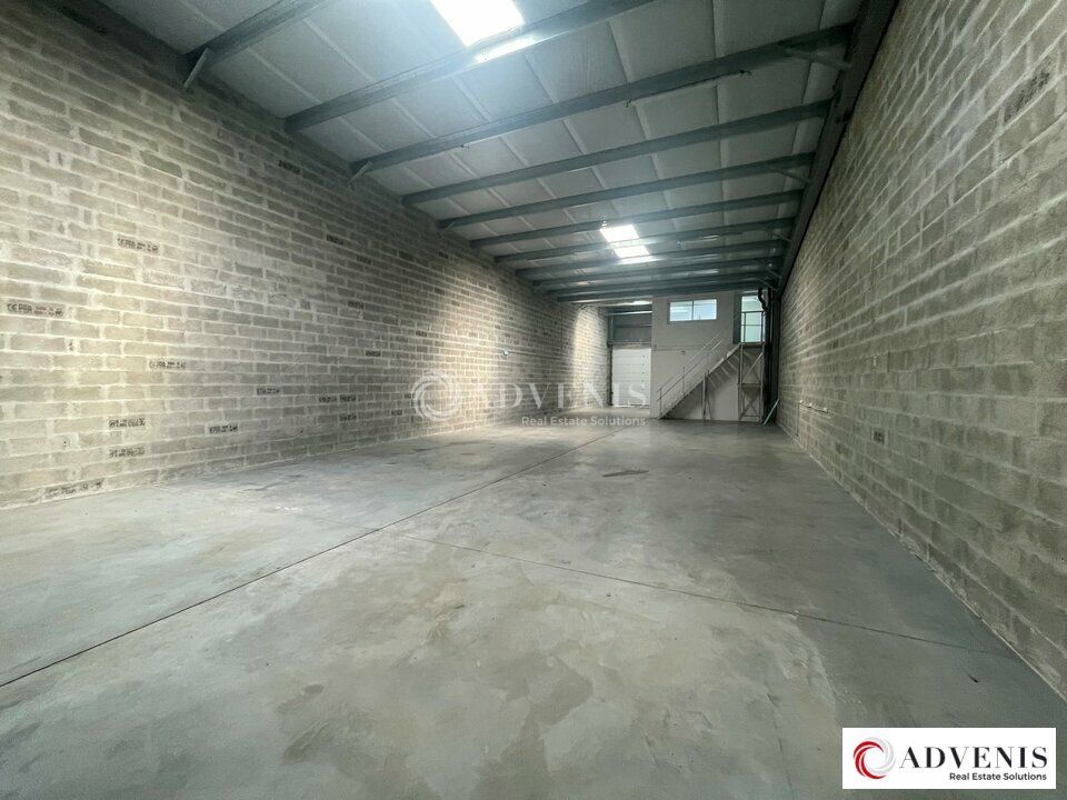 A LOOUER - LOCAL D'ACTIVITE DE 295 M² - SECTEUR DYNAMIQUE