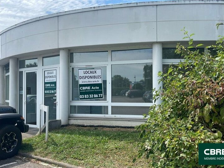 Vente local d''activites 306.1 m² non divisibles