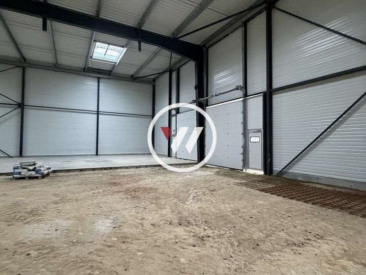 À VENDRE – CELLULE D'ACTIVITÉ À LOUVRES (95)