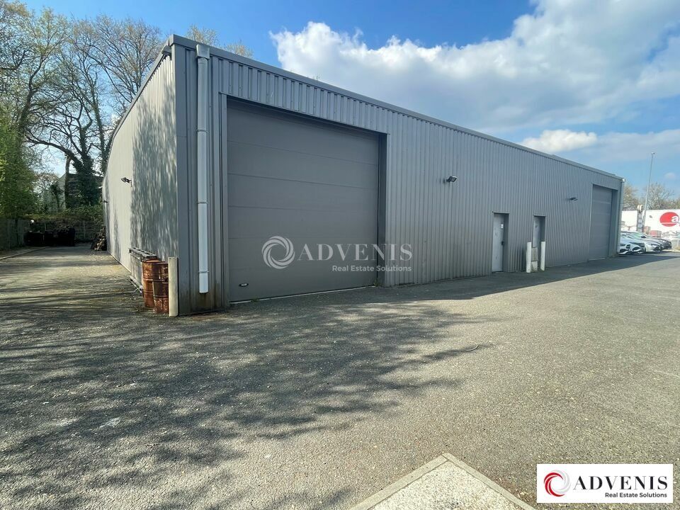 Location local d''activites 300 m² non divisibles