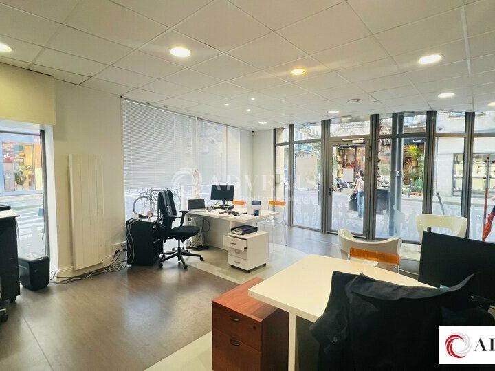A LOUER - LOCAL COMMERCIAL - 63 M² 