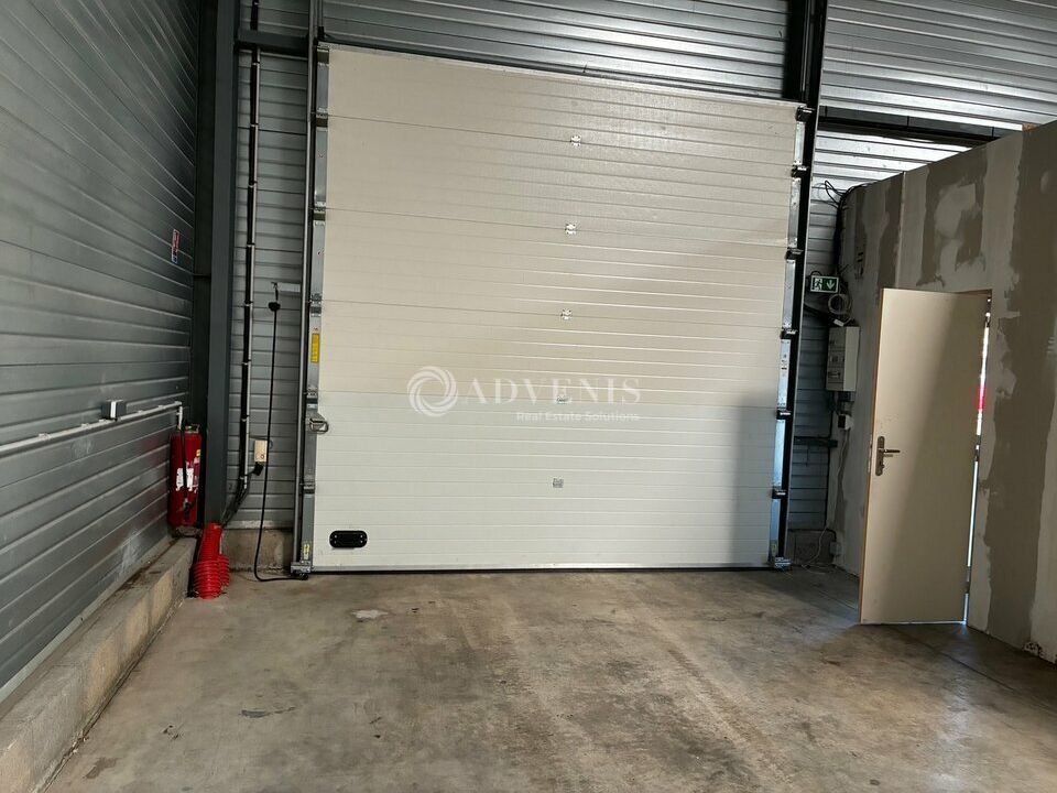 Local d'activité d'environ 264 m², à louer à l'est de Tours