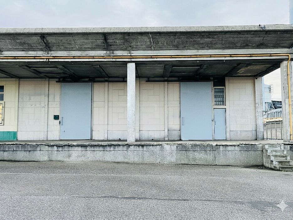 NOUVEAUTÉ - A LOUER ENTREPÔT DE 39 m2 + 40 m2 DE QUAI COUVERT - ZONE INDUSTRIELLE ET PORTUAIRE DU HAVRE