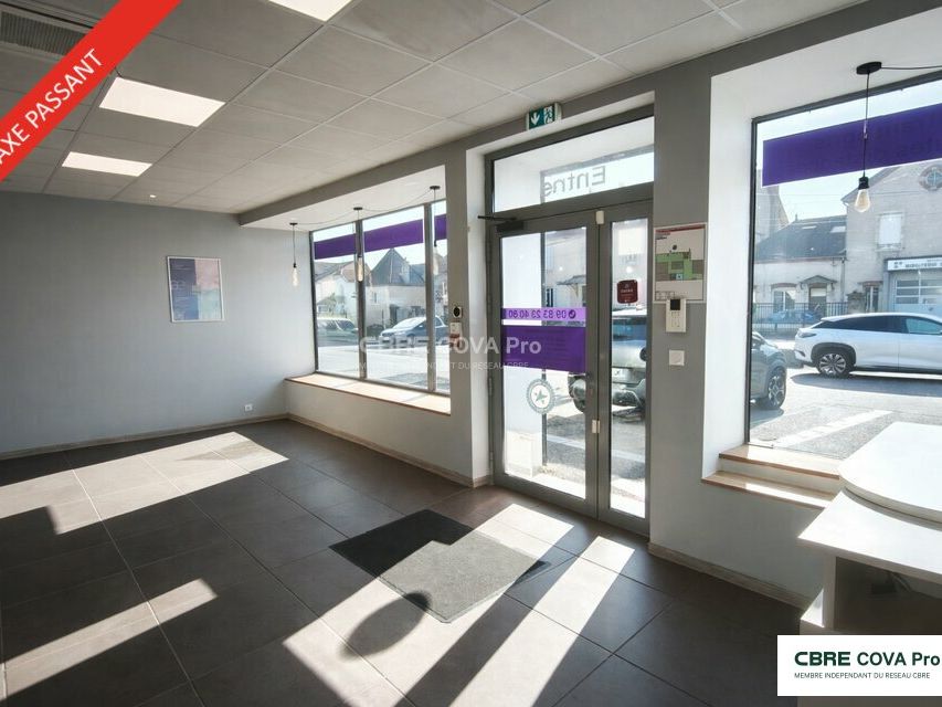 Local commercial 230 m²