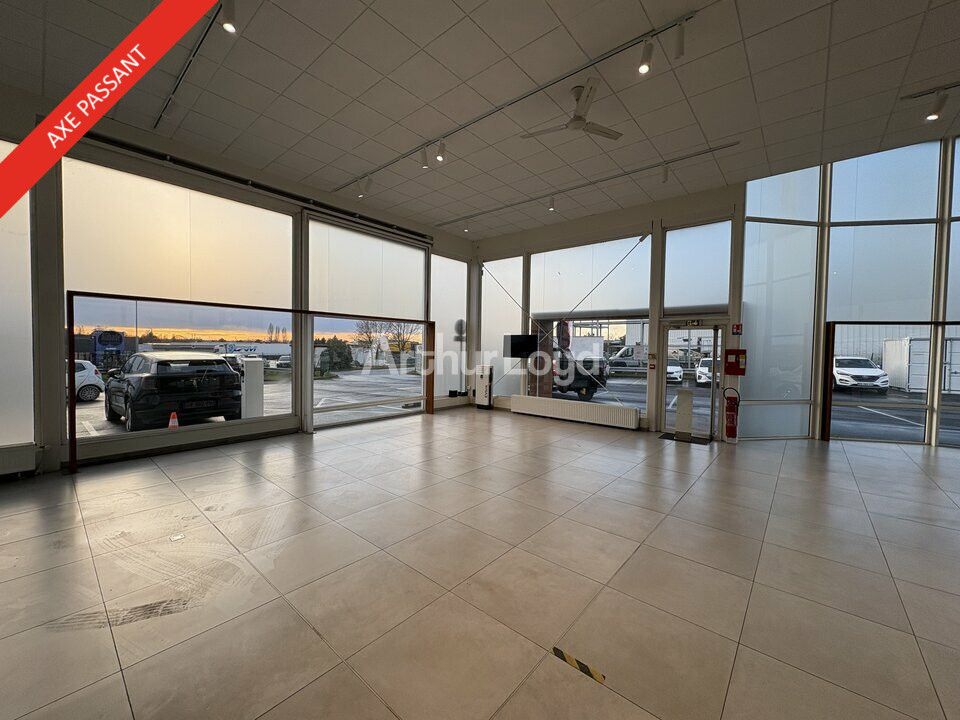 Location local commercial 313 m² non divisibles