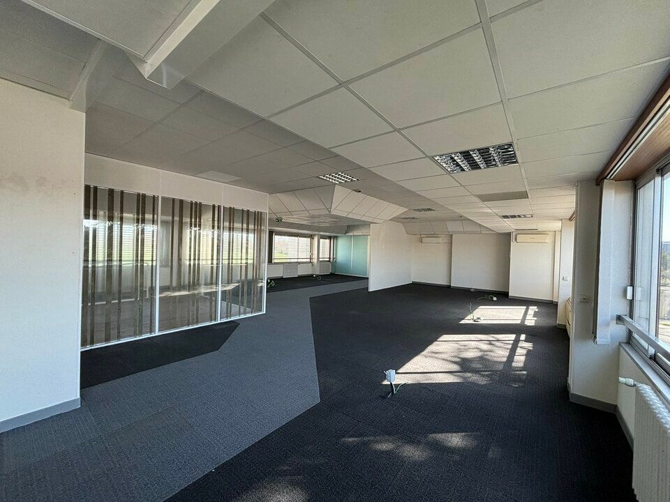 Location bureau - 1827 m²