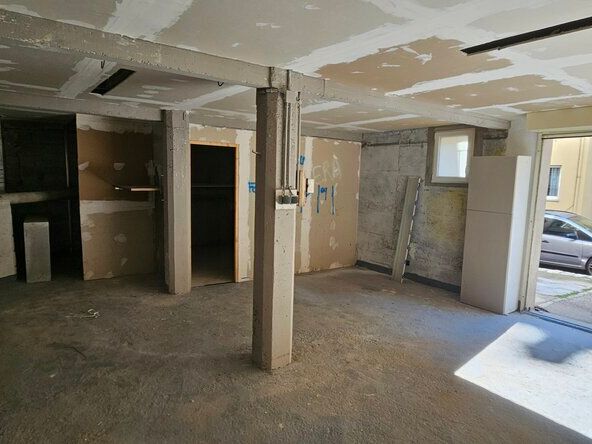 Location local d''activites 60 m² non divisibles