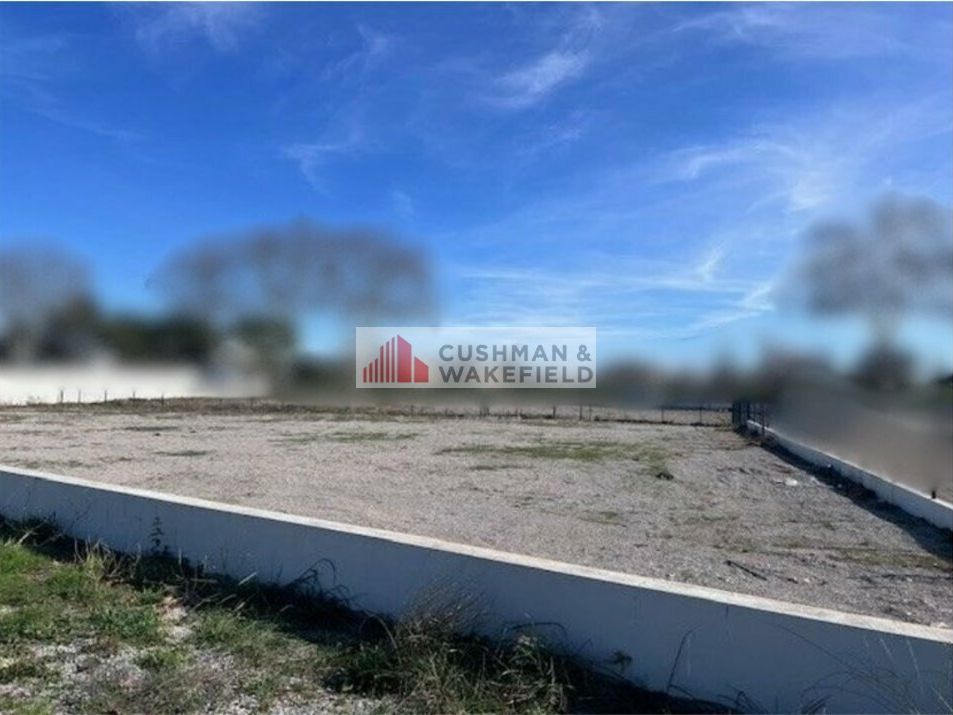 Vente local d''activites 2000 m² non divisibles