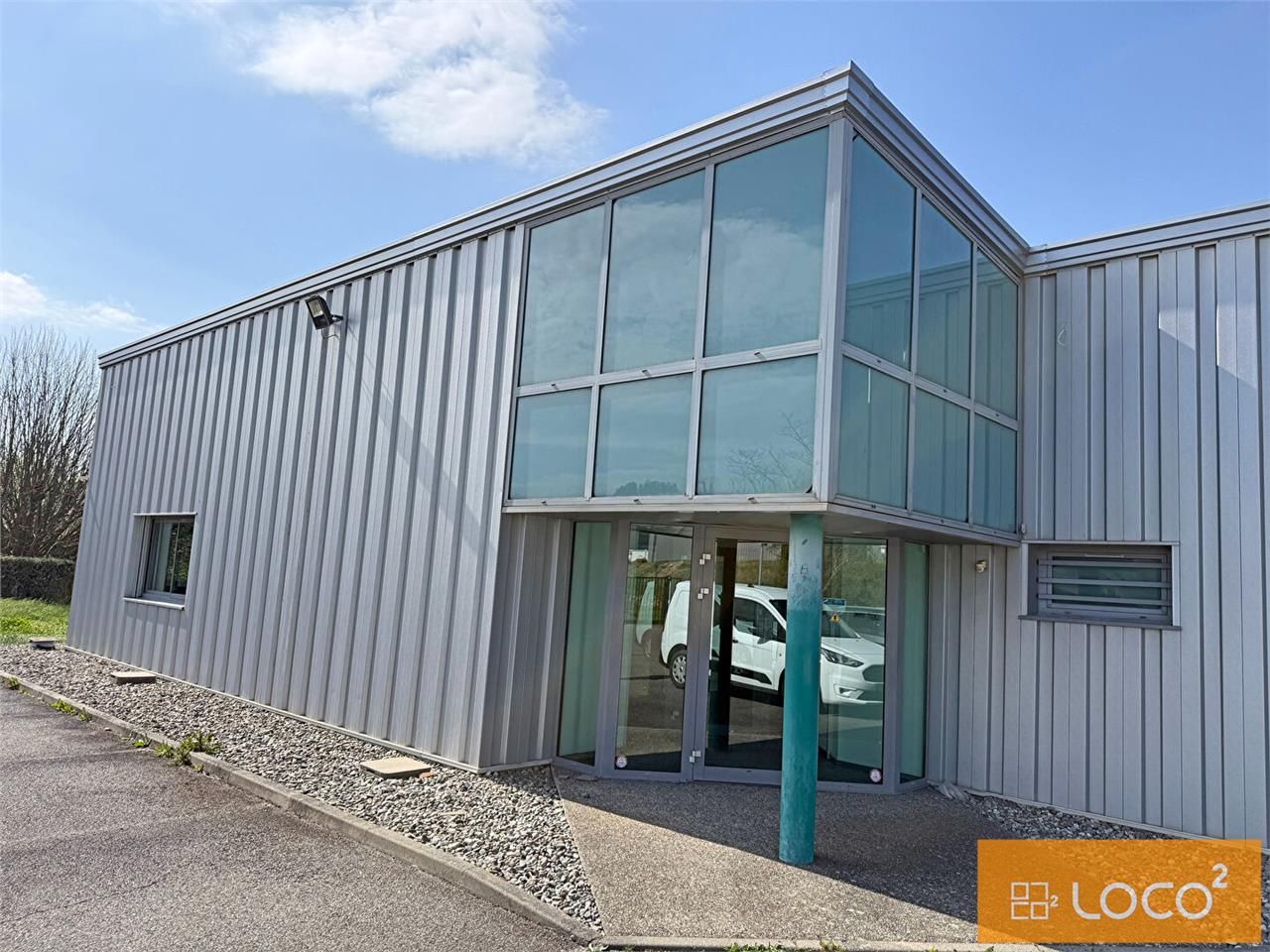 Location local 533.00 m² à FLOURENS