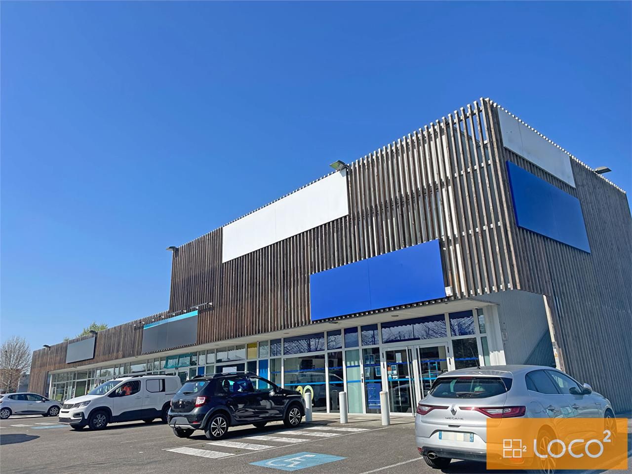 Location local commercial 250.00 m² à MONTAUBAN