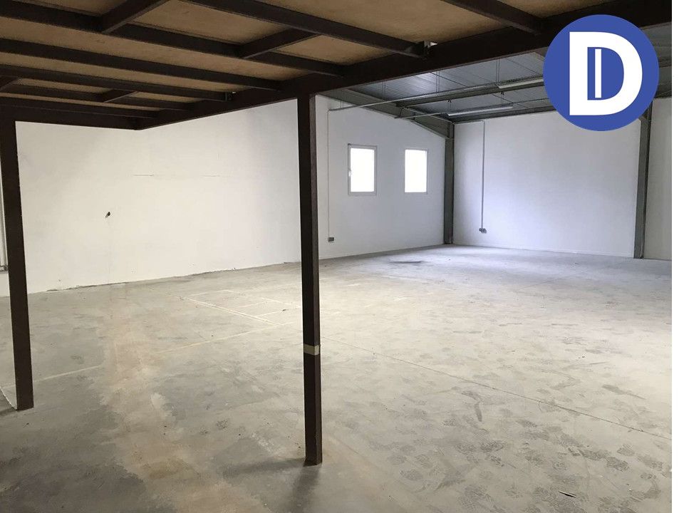 Location activites 340.00 m² non divisibles